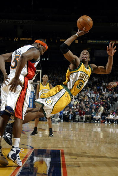 她多次化险 她多次化险