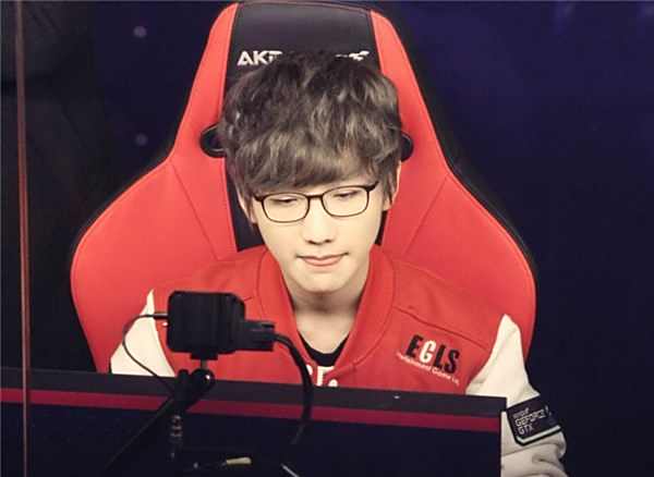 再次将恩比 再次将恩比