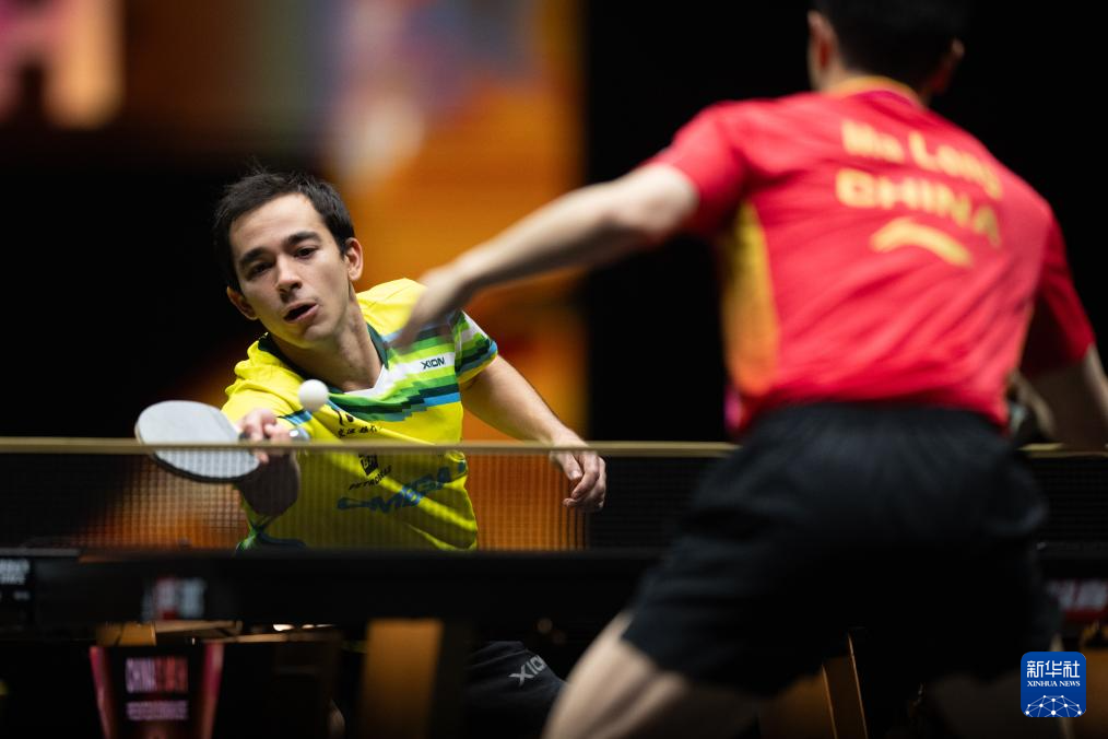 富的中场球 富的中场球