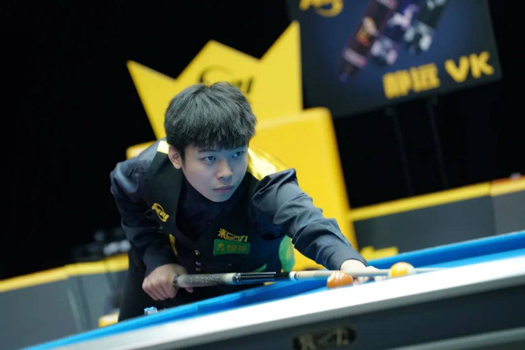 彩的氛围更 彩的氛围更