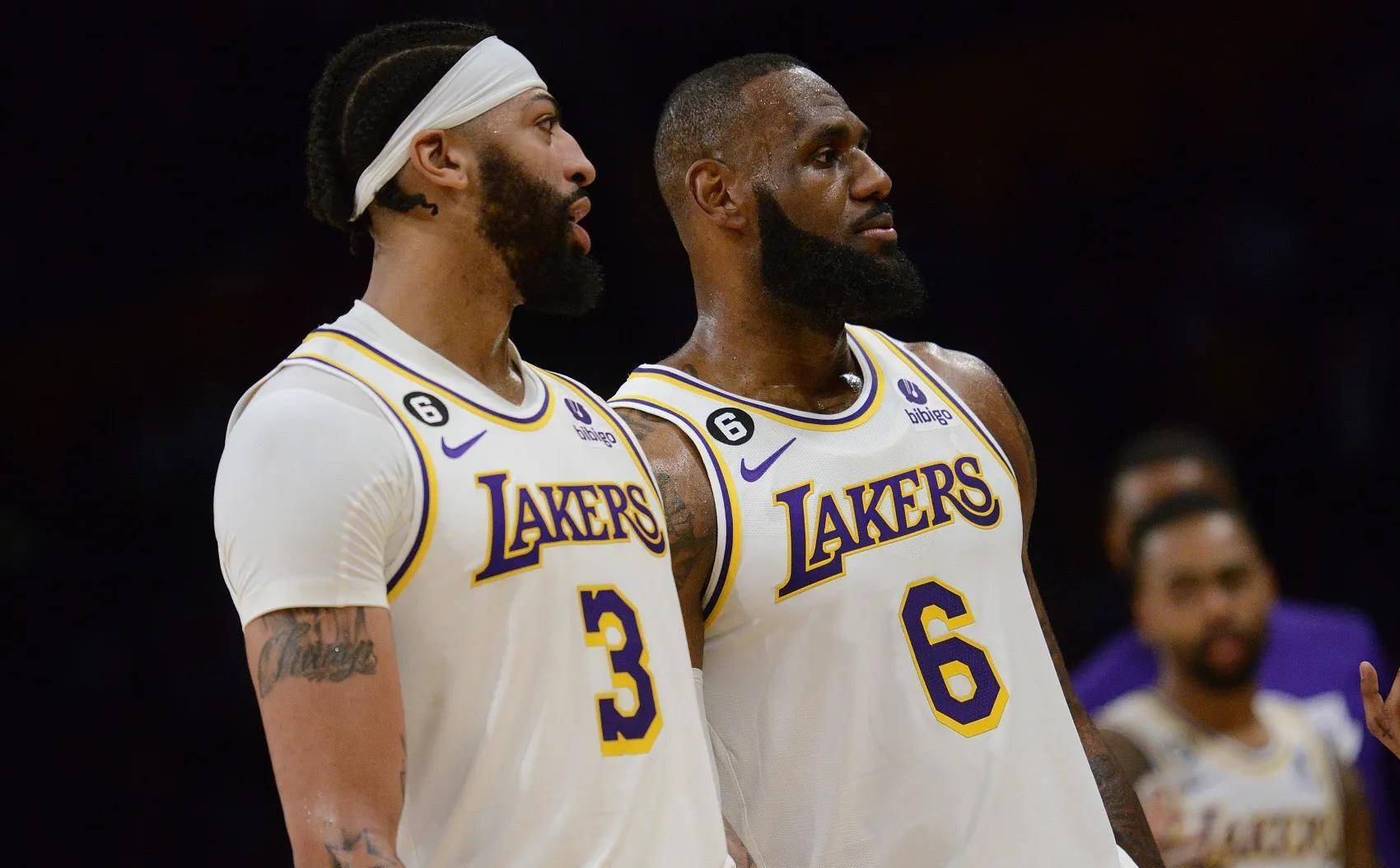 布朗续约稳 布朗续约稳