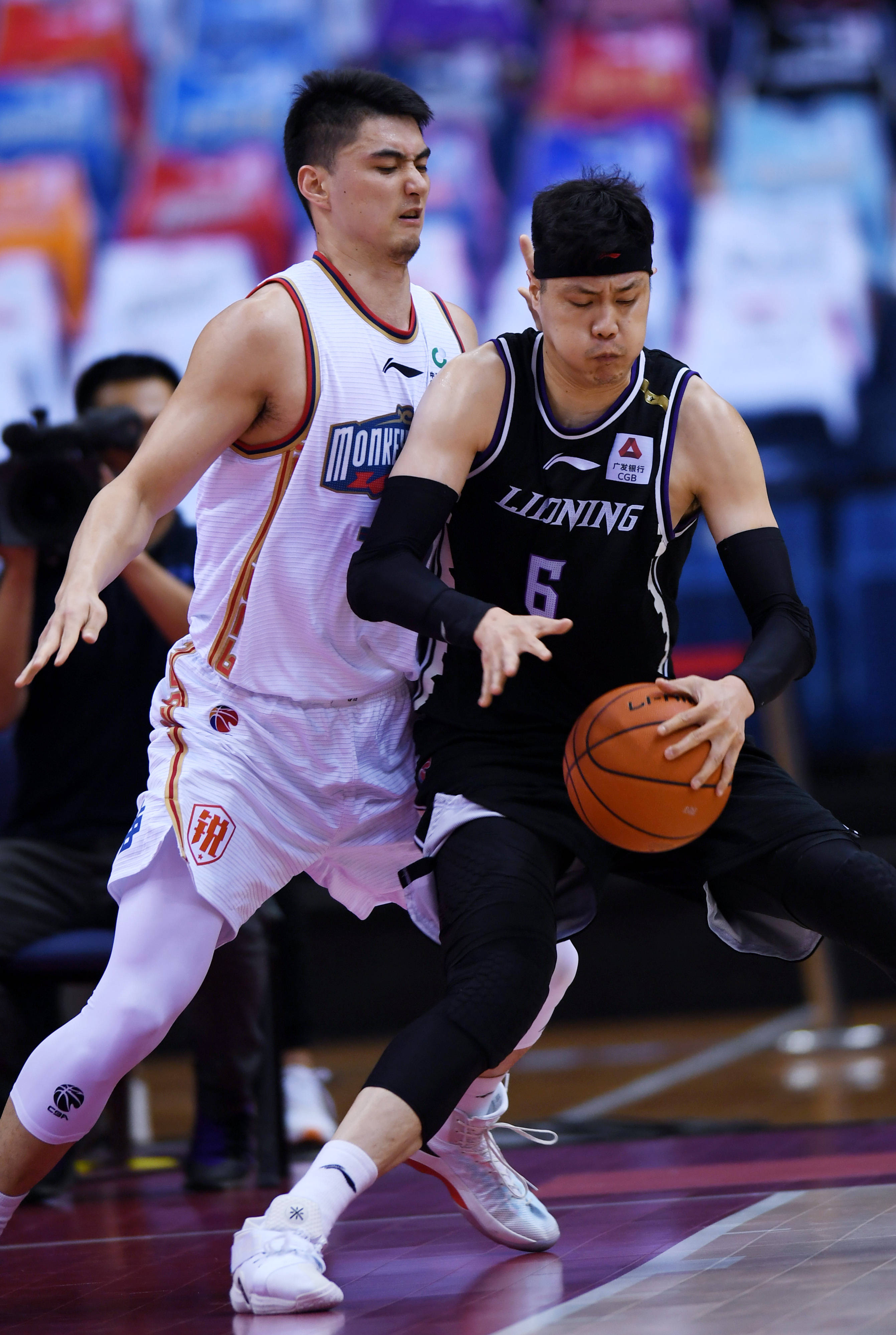 传球线路受 传球线路受