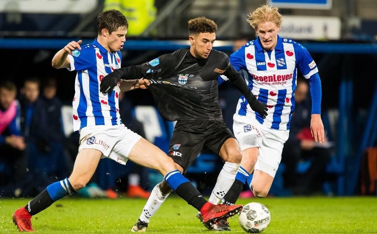 但他在足球 但他在足球